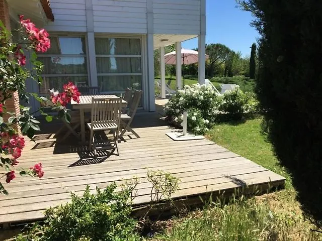 Dom wakacyjny Les Vignes - 4 Piscine Et Grand Jardin